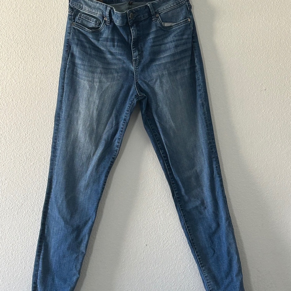 blue skinny jeans